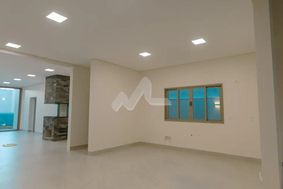 Casa com 3 quartos à venda, 327m2 em Vila Industrial, Toledo - PR - imagem 9 Foto 9 de Casa com 3 quartos à venda, 327m2 em Vila Industrial, Toledo - PR