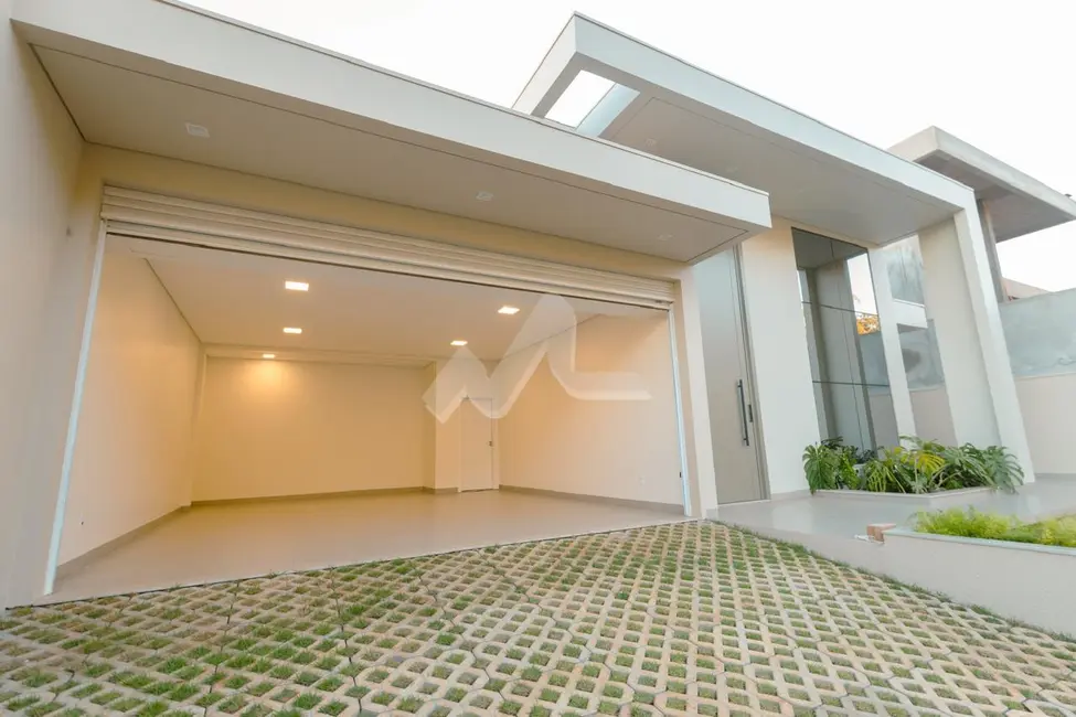 Casa com 3 quartos à venda, 327m2 em Vila Industrial, Toledo - PR - imagem 1 Foto 1 de Casa com 3 quartos à venda, 327m2 em Vila Industrial, Toledo - PR