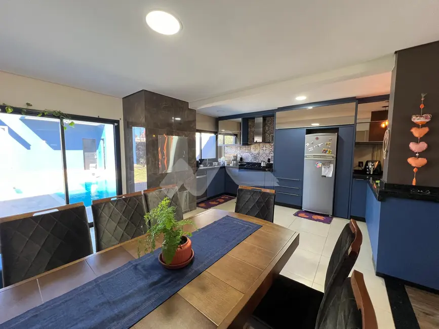 Casa com 3 quartos à venda, 175m2 em Jardim La Salle, Toledo - PR - imagem 6 Foto 6 de Casa com 3 quartos à venda, 175m2 em Jardim La Salle, Toledo - PR