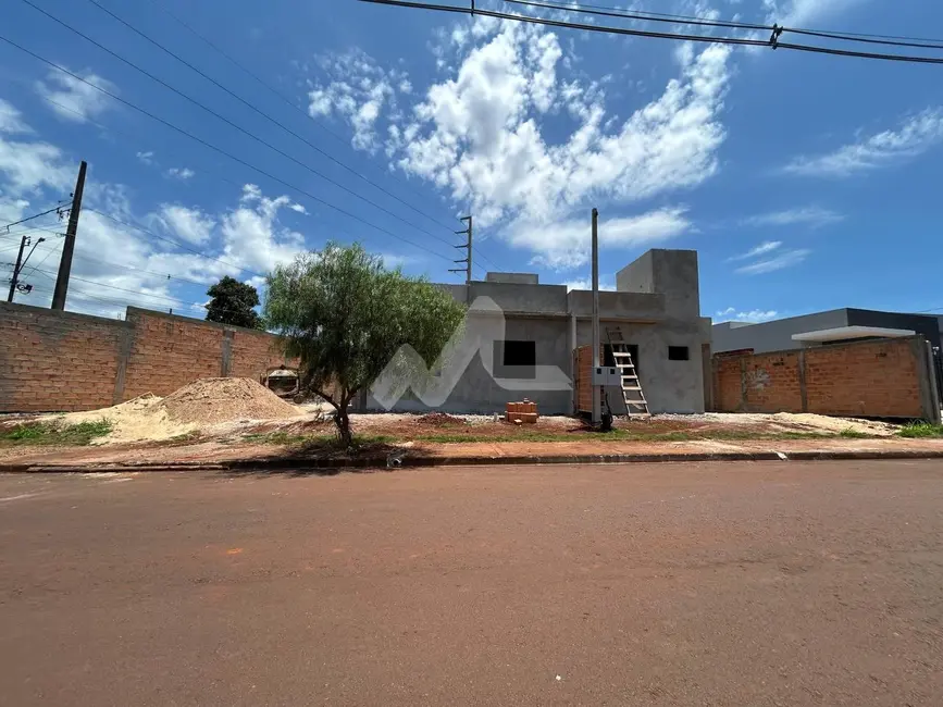 Foto 1 de Casa com 2 quartos à venda, 50m2 em Toledo - PR