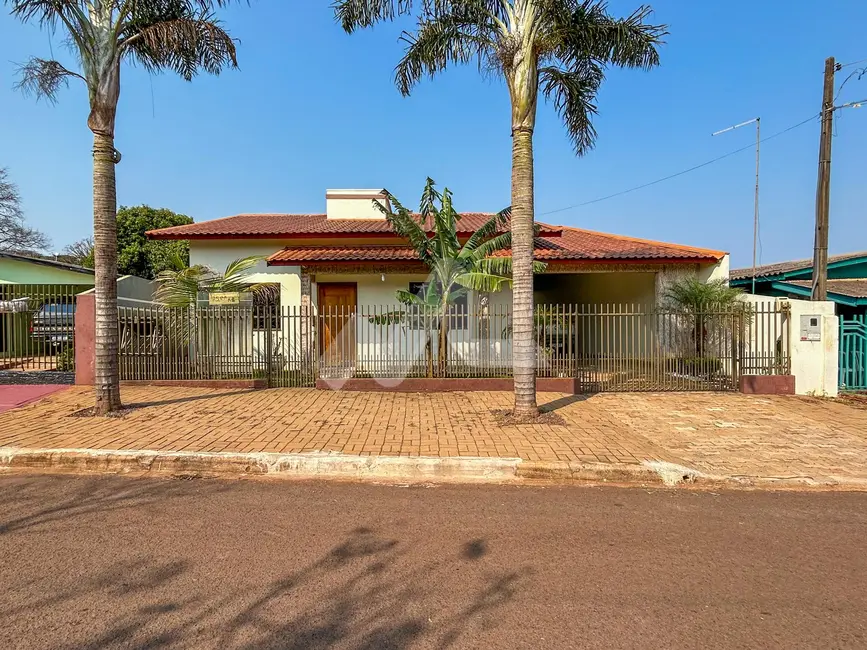 Foto 1 de Casa com 2 quartos à venda, 184m2 em Vila Industrial, Toledo - PR