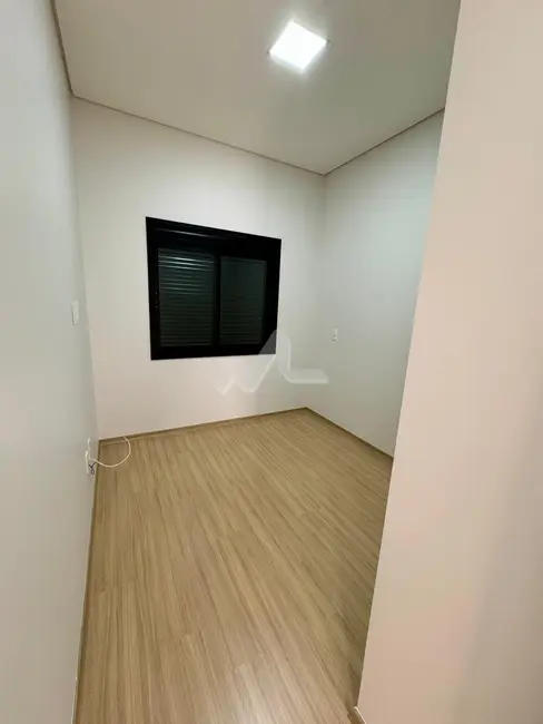 Sobrado com 2 quartos à venda, 150m2 em Jardim Pancera, Toledo - PR - imagem 8 Foto 8 de Sobrado com 2 quartos à venda, 150m2 em Jardim Pancera, Toledo - PR