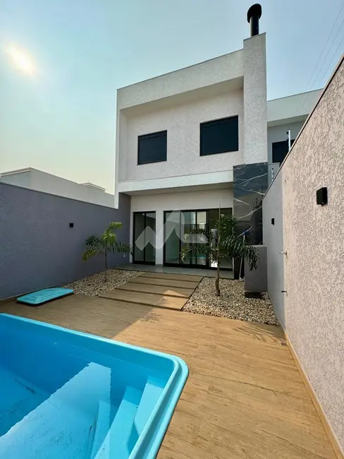 Sobrado com 2 quartos à venda, 150m2 em Jardim Pancera, Toledo - PR - imagem 2 Foto 2 de Sobrado com 2 quartos à venda, 150m2 em Jardim Pancera, Toledo - PR