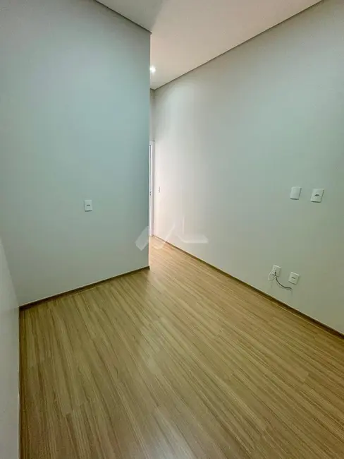 Sobrado com 2 quartos à venda, 150m2 em Jardim Pancera, Toledo - PR - imagem 6 Foto 6 de Sobrado com 2 quartos à venda, 150m2 em Jardim Pancera, Toledo - PR