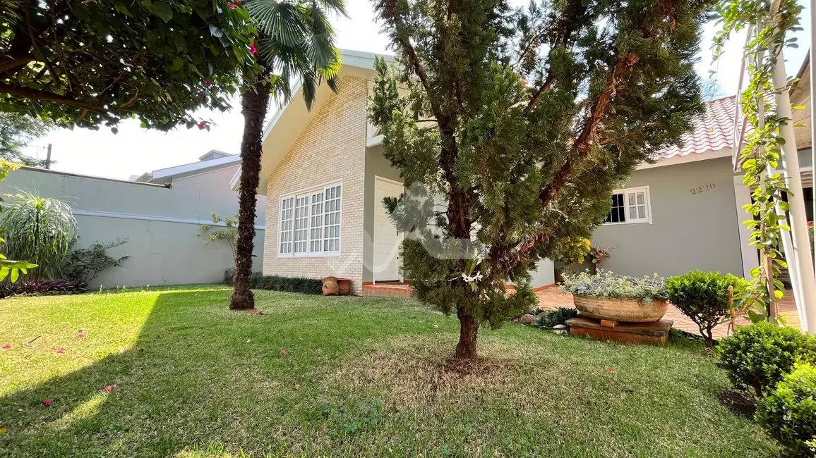 Casa com 2 quartos à venda, 267m2 em Centro, Toledo - PR - imagem 4 Foto 4 de Casa com 2 quartos à venda, 267m2 em Centro, Toledo - PR