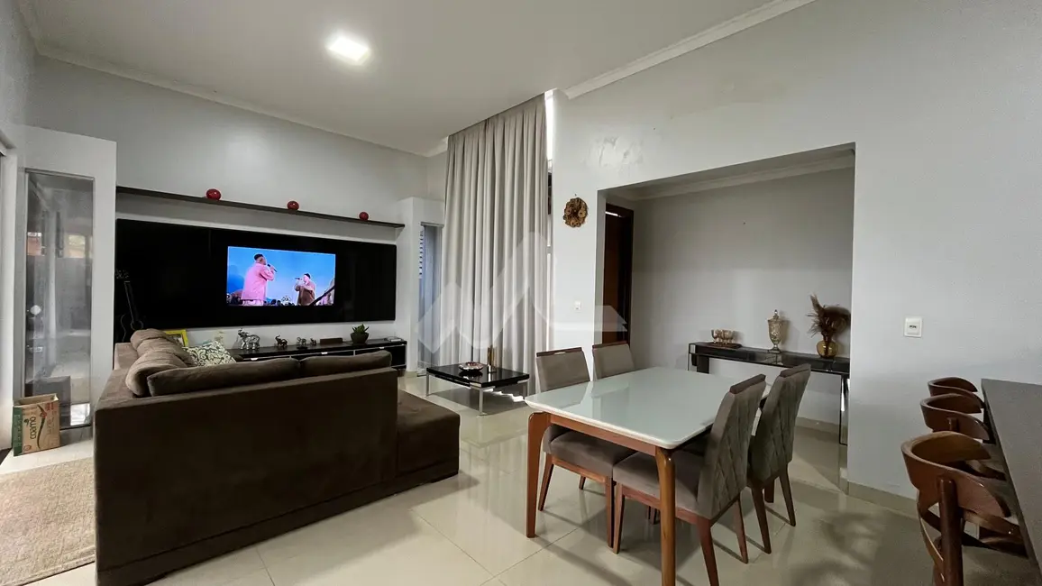 Foto 2 de Casa com 2 quartos à venda, 120m2 em Jardim Pancera, Toledo - PR