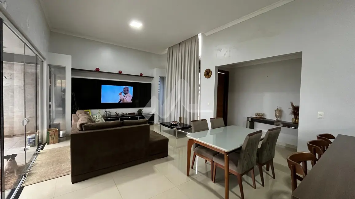 Foto 1 de Casa com 2 quartos à venda, 120m2 em Jardim Pancera, Toledo - PR