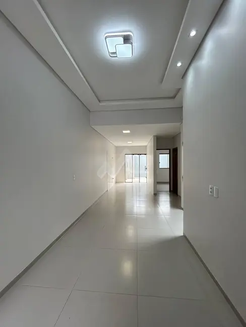 Casa com 2 quartos à venda, 66m2 em Jardim Coopagro, Toledo - PR - imagem 3 Foto 3 de Casa com 2 quartos à venda, 66m2 em Jardim Coopagro, Toledo - PR