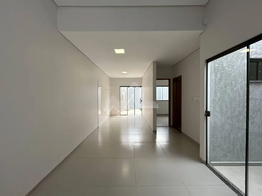 Casa com 2 quartos à venda, 66m2 em Jardim Coopagro, Toledo - PR - imagem 4 Foto 4 de Casa com 2 quartos à venda, 66m2 em Jardim Coopagro, Toledo - PR