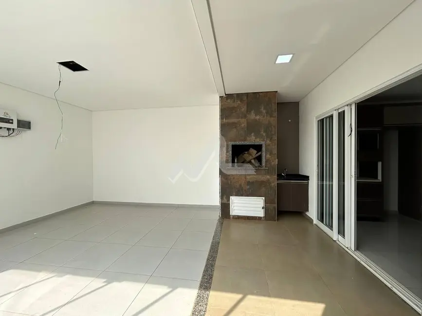 Sobrado com 2 quartos à venda, 208m2 em Tocantins, Toledo - PR - imagem 9 Foto 9 de Sobrado com 2 quartos à venda, 208m2 em Tocantins, Toledo - PR