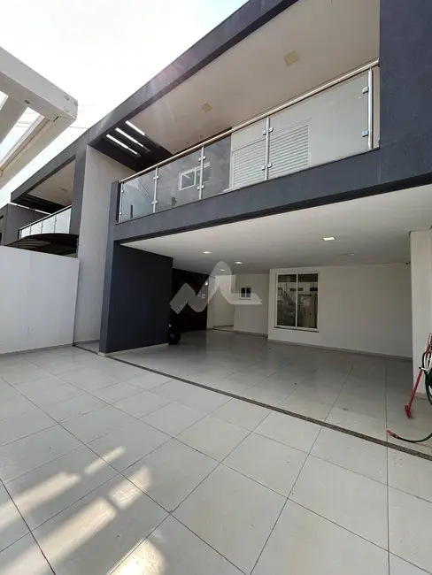 Sobrado com 2 quartos à venda, 208m2 em Tocantins, Toledo - PR - imagem 3 Foto 3 de Sobrado com 2 quartos à venda, 208m2 em Tocantins, Toledo - PR