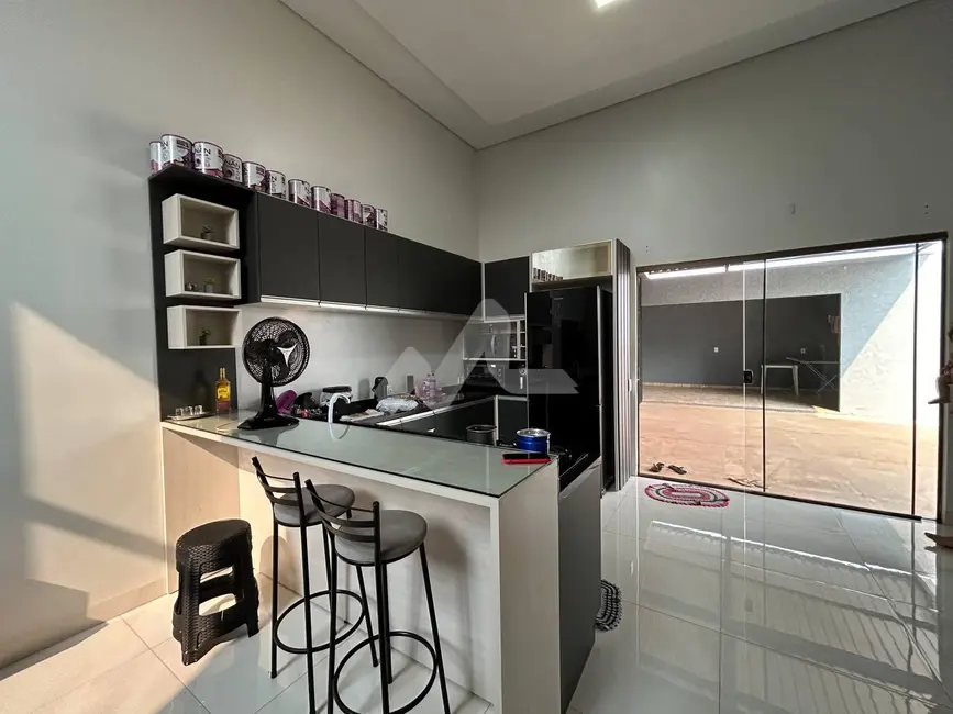 Casa com 1 quarto à venda, 90m2 em Jardim Coopagro, Toledo - PR - imagem 6 Foto 6 de Casa com 1 quarto à venda, 90m2 em Jardim Coopagro, Toledo - PR