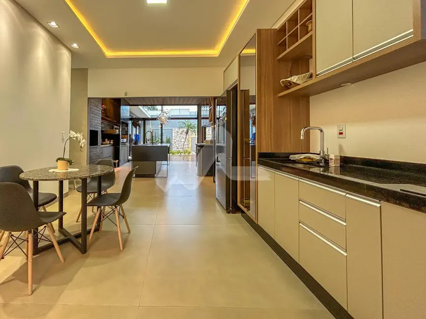 Casa com 3 quartos à venda, 184m2 em Tocantins, Toledo - PR - imagem 9 Foto 9 de Casa com 3 quartos à venda, 184m2 em Tocantins, Toledo - PR