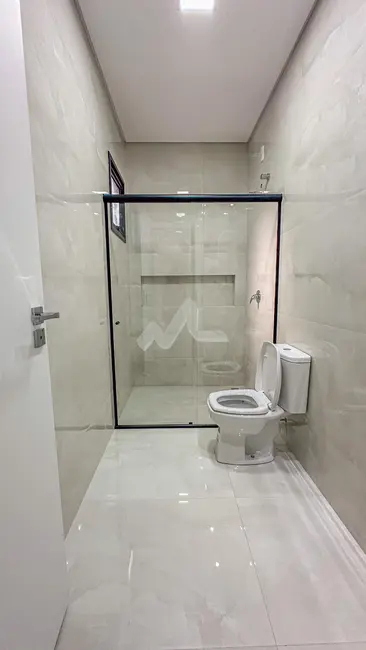 Sobrado com 3 quartos à venda, 200m2 em Tocantins, Toledo - PR - imagem 9 Foto 9 de Sobrado com 3 quartos à venda, 200m2 em Tocantins, Toledo - PR
