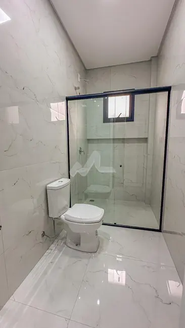 Sobrado com 3 quartos à venda, 200m2 em Tocantins, Toledo - PR - imagem 6 Foto 6 de Sobrado com 3 quartos à venda, 200m2 em Tocantins, Toledo - PR