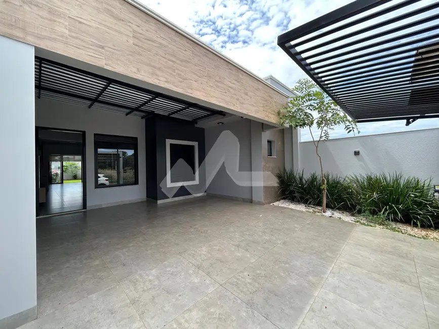 Foto 1 de Casa com 2 quartos à venda, 107m2 em Vila Becker, Toledo - PR