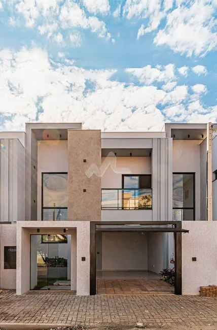 Sobrado com 3 quartos à venda, 119m2 em Jardim Gisela, Toledo - PR - imagem 4 Foto 4 de Sobrado com 3 quartos à venda, 119m2 em Jardim Gisela, Toledo - PR