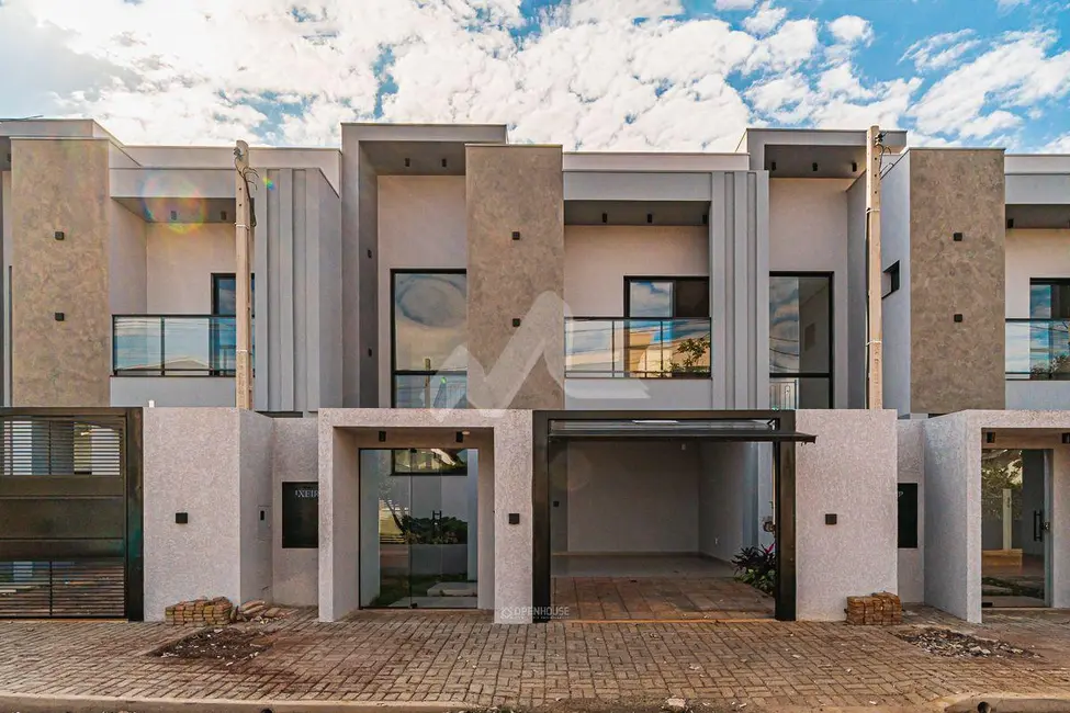 Foto 2 de Sobrado com 3 quartos à venda, 119m2 em Jardim Gisela, Toledo - PR