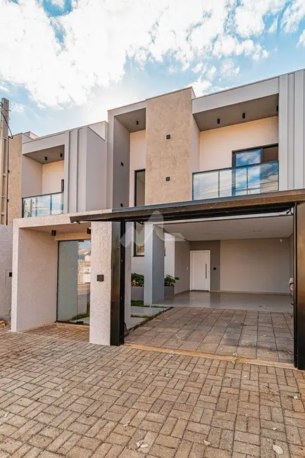 Foto 1 de Sobrado com 3 quartos à venda, 119m2 em Jardim Gisela, Toledo - PR