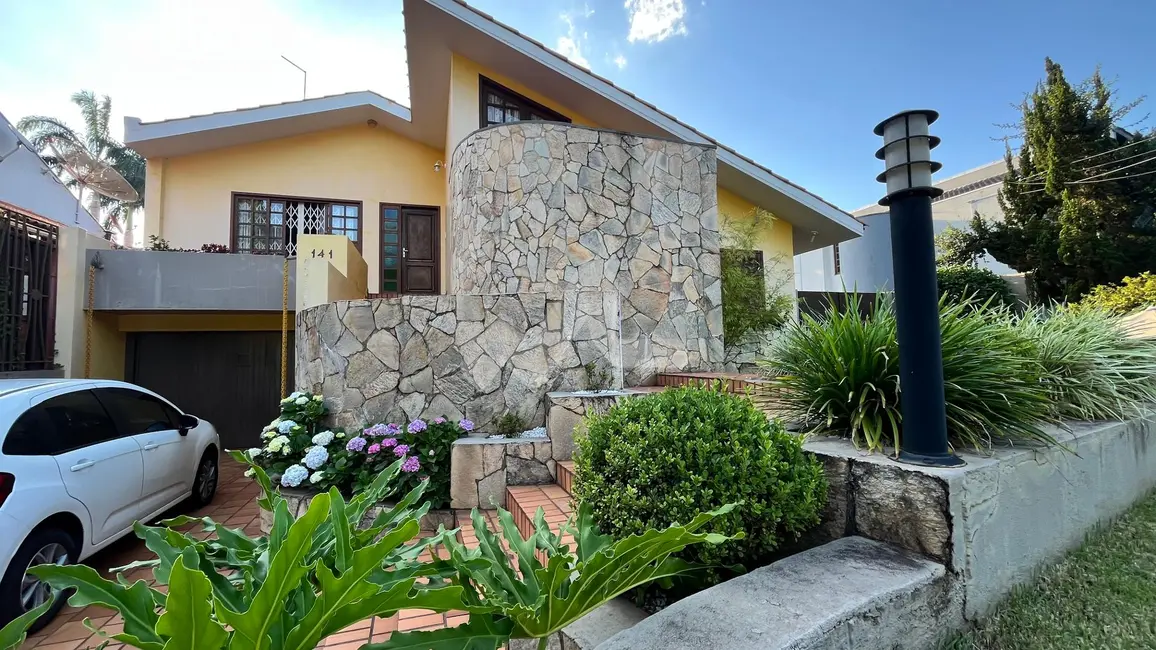 Casa com 3 quartos à venda, 250m2 em Jardim La Salle, Toledo - PR - imagem 5 Foto 5 de Casa com 3 quartos à venda, 250m2 em Jardim La Salle, Toledo - PR