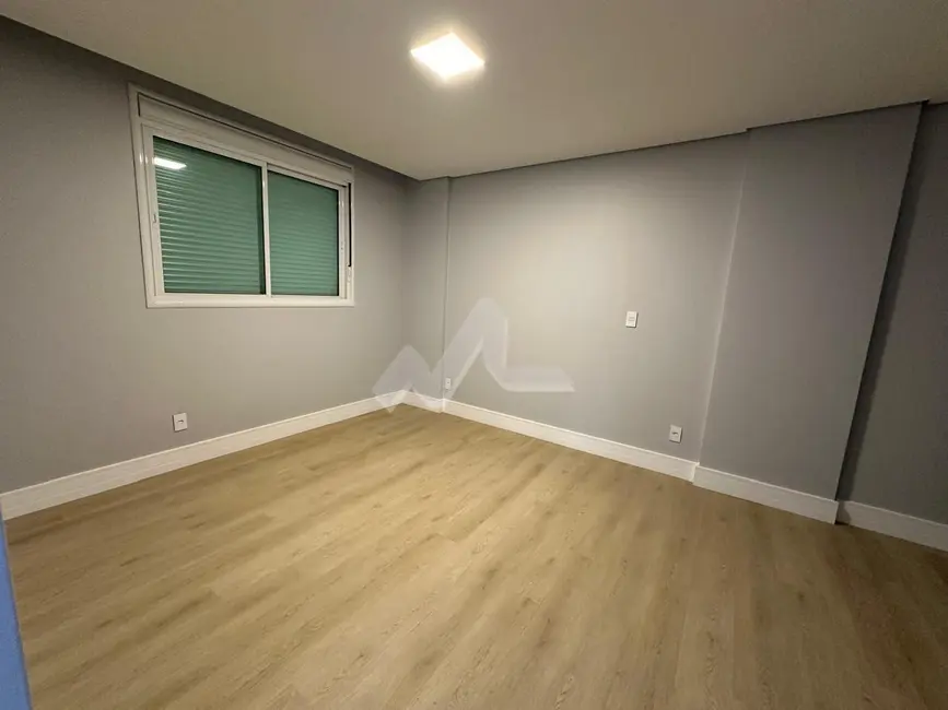 Apartamento com 2 quartos à venda, 108m2 em Centro, Toledo - PR - imagem 9 Foto 9 de Apartamento com 2 quartos à venda, 108m2 em Centro, Toledo - PR
