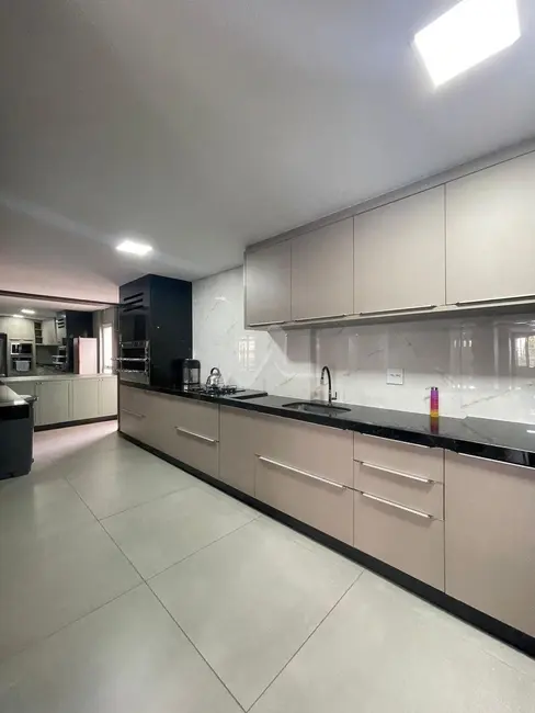 Apartamento com 2 quartos à venda, 108m2 em Centro, Toledo - PR - imagem 4 Foto 4 de Apartamento com 2 quartos à venda, 108m2 em Centro, Toledo - PR