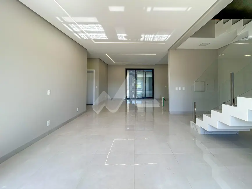 Sobrado com 2 quartos à venda, 257m2 em Vila Becker, Toledo - PR - imagem 4 Foto 4 de Sobrado com 2 quartos à venda, 257m2 em Vila Becker, Toledo - PR