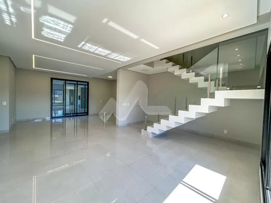 Sobrado com 2 quartos à venda, 257m2 em Vila Becker, Toledo - PR - imagem 3 Foto 3 de Sobrado com 2 quartos à venda, 257m2 em Vila Becker, Toledo - PR