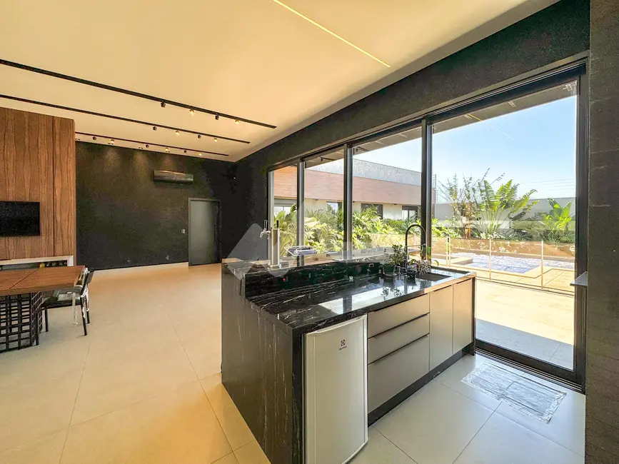 Foto 8 de Casa com 2 quartos à venda, 281m2 em Tocantins, Toledo - PR