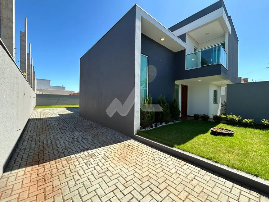 Foto 2 de Sobrado com 2 quartos à venda, 288m2 em Jardim Gisela, Toledo - PR