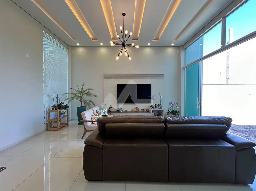 Foto 7 de Sobrado com 2 quartos à venda, 288m2 em Jardim Gisela, Toledo - PR