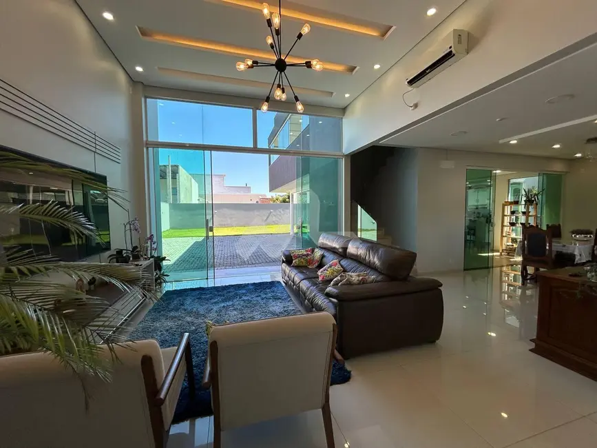 Foto 6 de Sobrado com 2 quartos à venda, 288m2 em Jardim Gisela, Toledo - PR