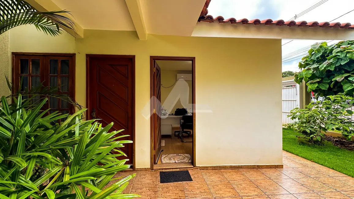 Casa com 2 quartos à venda, 320m2 em Jardim Gisela, Toledo - PR - imagem 4 Foto 4 de Casa com 2 quartos à venda, 320m2 em Jardim Gisela, Toledo - PR