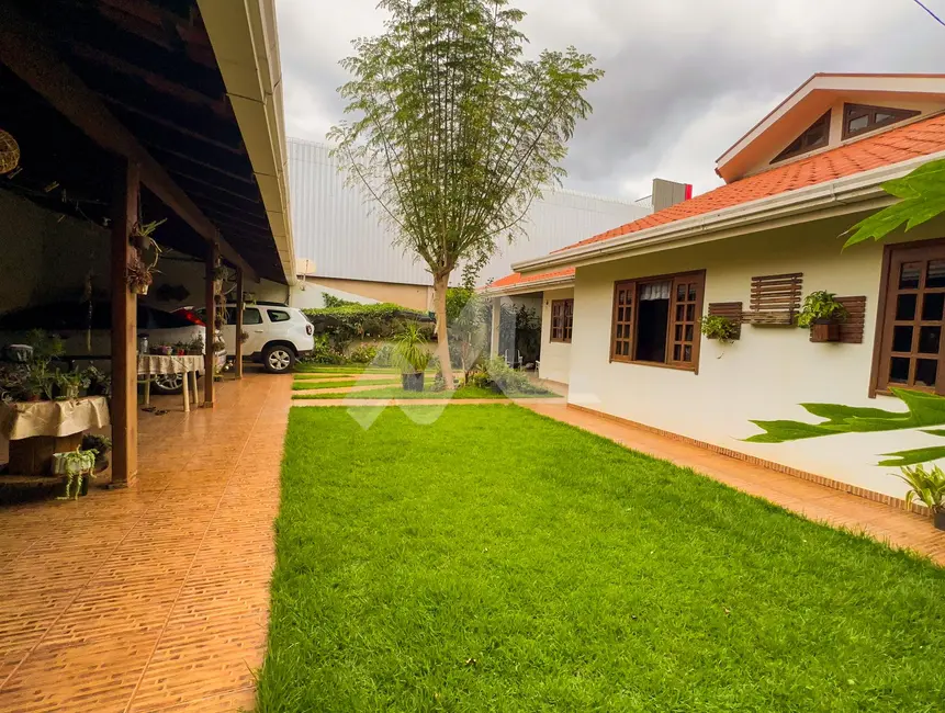 Casa com 2 quartos à venda, 320m2 em Jardim Gisela, Toledo - PR - imagem 8 Foto 8 de Casa com 2 quartos à venda, 320m2 em Jardim Gisela, Toledo - PR