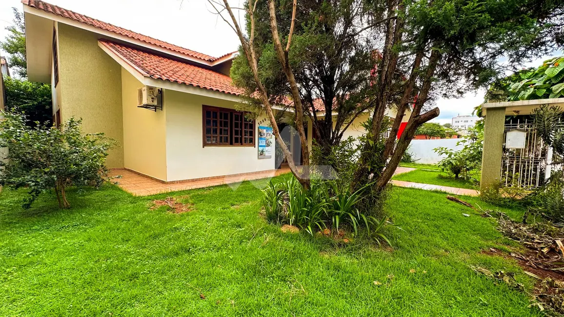 Casa com 2 quartos à venda, 320m2 em Jardim Gisela, Toledo - PR - imagem 3 Foto 3 de Casa com 2 quartos à venda, 320m2 em Jardim Gisela, Toledo - PR