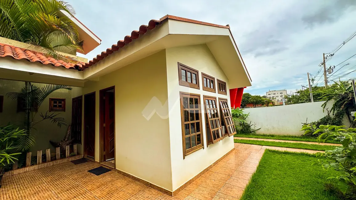 Foto 2 de Casa com 2 quartos à venda, 320m2 em Jardim Gisela, Toledo - PR