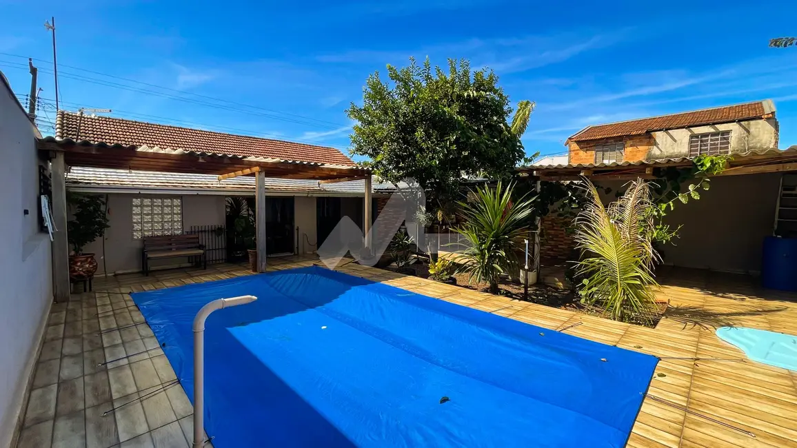 Foto 1 de Casa com 3 quartos à venda, 150m2 em Jardim Coopagro, Toledo - PR