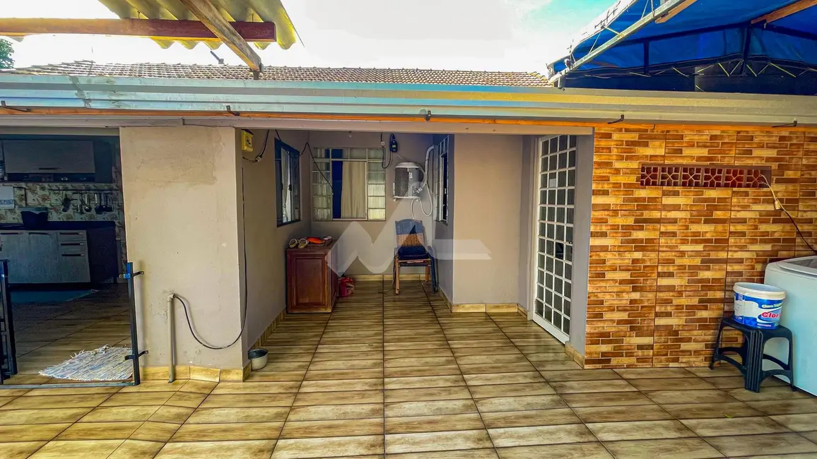 Casa com 3 quartos à venda, 150m2 em Jardim Coopagro, Toledo - PR - imagem 7 Foto 7 de Casa com 3 quartos à venda, 150m2 em Jardim Coopagro, Toledo - PR