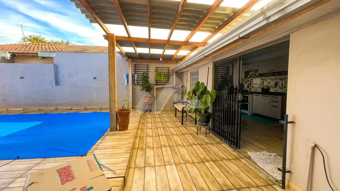 Casa com 3 quartos à venda, 150m2 em Jardim Coopagro, Toledo - PR - imagem 8 Foto 8 de Casa com 3 quartos à venda, 150m2 em Jardim Coopagro, Toledo - PR