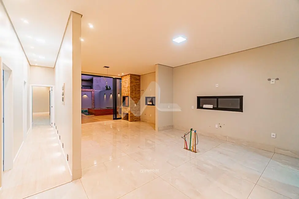 Casa com 3 quartos à venda, 230m2 em Vila Industrial, Toledo - PR - imagem 4 Foto 4 de Casa com 3 quartos à venda, 230m2 em Vila Industrial, Toledo - PR