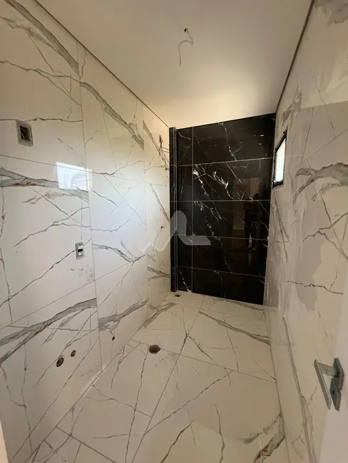 Sobrado com 2 quartos à venda, 129m2 em Jardim Gisela, Toledo - PR - imagem 8 Foto 8 de Sobrado com 2 quartos à venda, 129m2 em Jardim Gisela, Toledo - PR