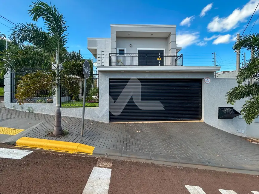 Sobrado com 2 quartos à venda, 264m2 em Tocantins, Toledo - PR - imagem 3 Foto 3 de Sobrado com 2 quartos à venda, 264m2 em Tocantins, Toledo - PR