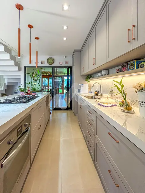 Sobrado com 2 quartos à venda, 264m2 em Tocantins, Toledo - PR - imagem 8 Foto 8 de Sobrado com 2 quartos à venda, 264m2 em Tocantins, Toledo - PR