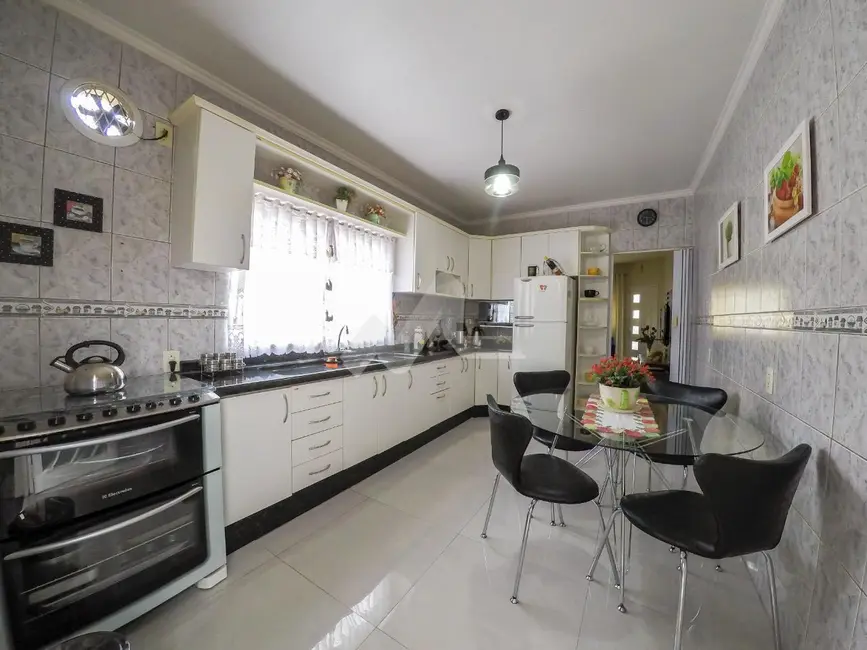 Casa com 2 quartos à venda, 129m2 em Jardim Porto Alegre, Toledo - PR - imagem 7 Foto 7 de Casa com 2 quartos à venda, 129m2 em Jardim Porto Alegre, Toledo - PR