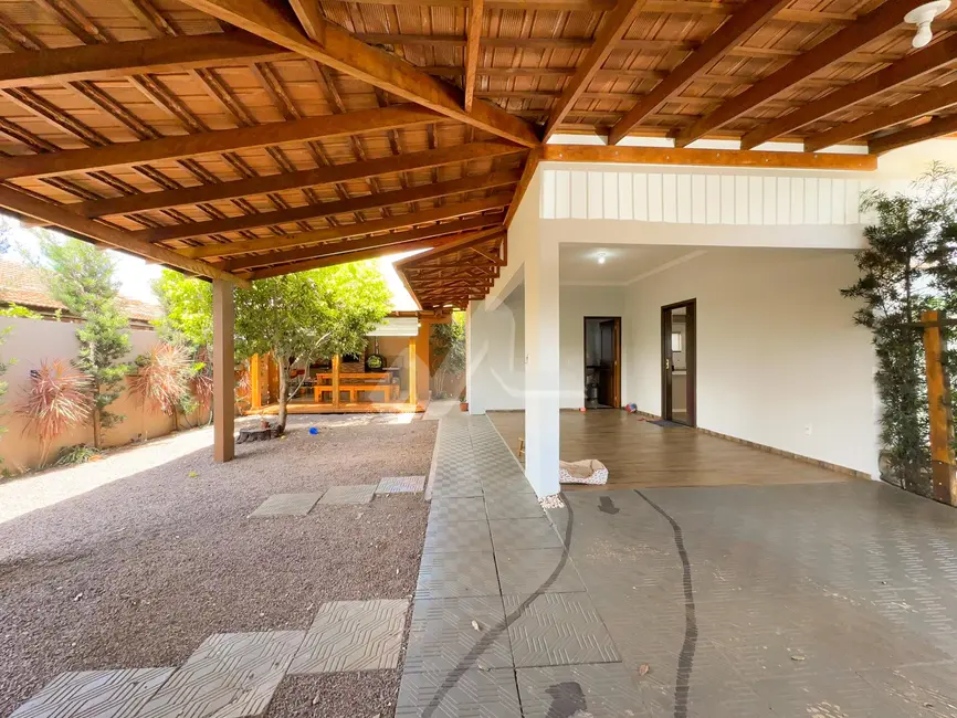 Sobrado com 2 quartos à venda, 200m2 em Jardim Porto Alegre, Toledo - PR - imagem 7 Foto 7 de Sobrado com 2 quartos à venda, 200m2 em Jardim Porto Alegre, Toledo - PR