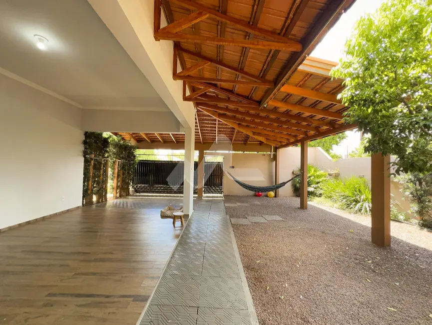 Foto 2 de Sobrado com 2 quartos à venda, 200m2 em Jardim Porto Alegre, Toledo - PR