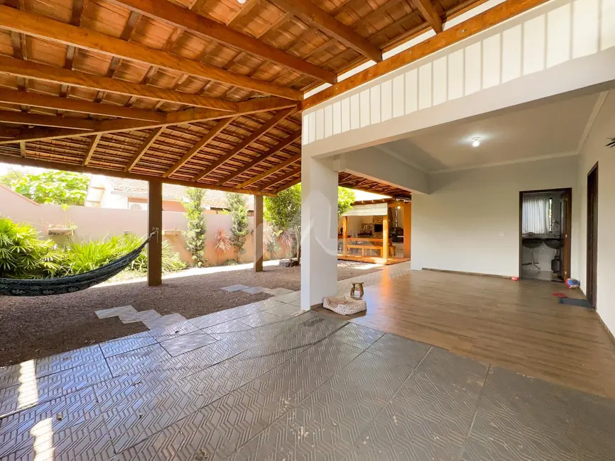 Sobrado com 2 quartos à venda, 200m2 em Jardim Porto Alegre, Toledo - PR - imagem 5 Foto 5 de Sobrado com 2 quartos à venda, 200m2 em Jardim Porto Alegre, Toledo - PR