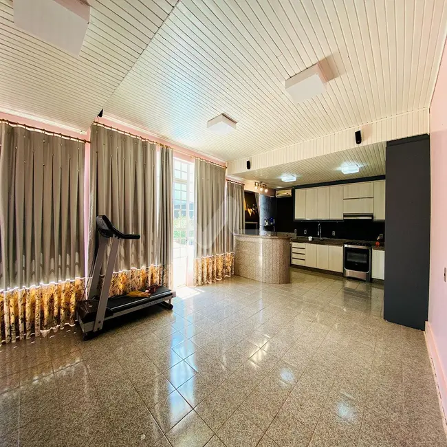 Casa com 1 quarto à venda, 217m2 em Jardim Pancera, Toledo - PR - imagem 9 Foto 9 de Casa com 1 quarto à venda, 217m2 em Jardim Pancera, Toledo - PR