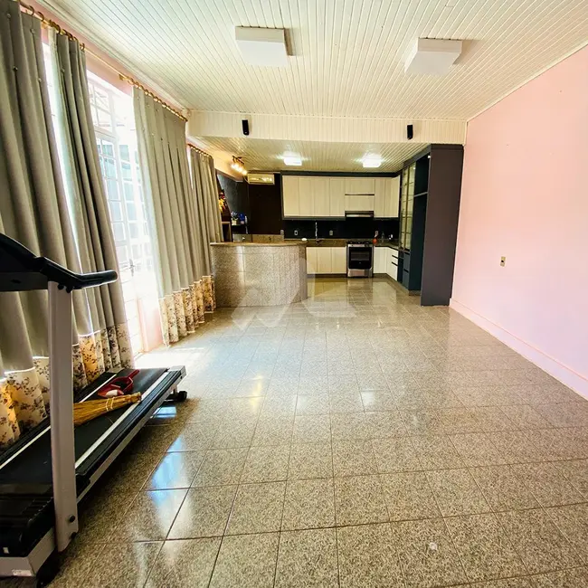 Casa com 1 quarto à venda, 217m2 em Jardim Pancera, Toledo - PR - imagem 8 Foto 8 de Casa com 1 quarto à venda, 217m2 em Jardim Pancera, Toledo - PR