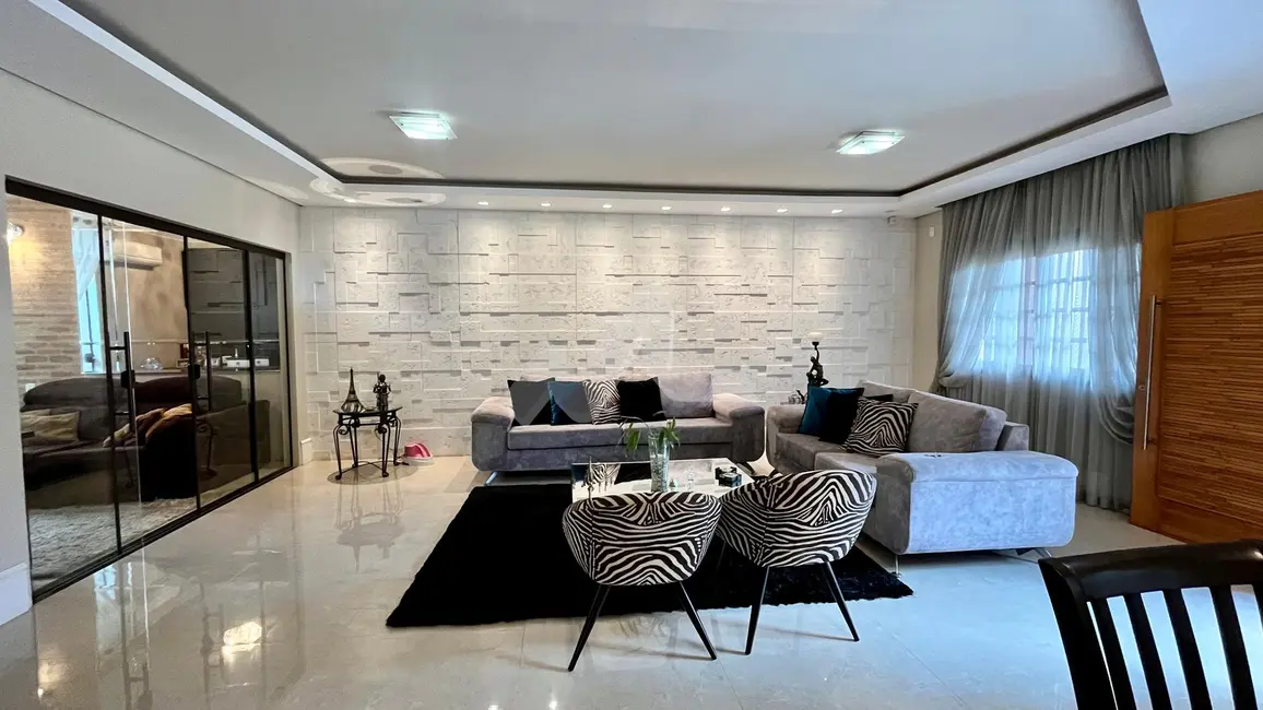 Casa com 2 quartos à venda, 210m2 em Centro, Toledo - PR - imagem 8 Foto 8 de Casa com 2 quartos à venda, 210m2 em Centro, Toledo - PR
